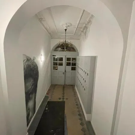 Apartment Kamienica Centrum 19 *